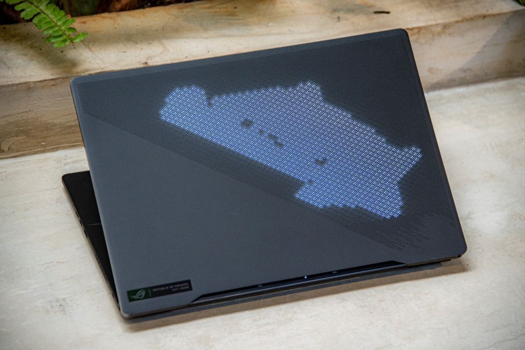 nghe_nhin_asus_rog_maxed_out_seminar_a4.jpg (120 KB)